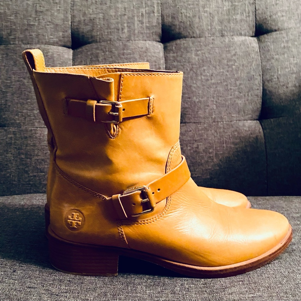 Tory Burch Bennie Moto Engineer Boot Tan Leather Double Buckle Ankle - Picture 3 of 12